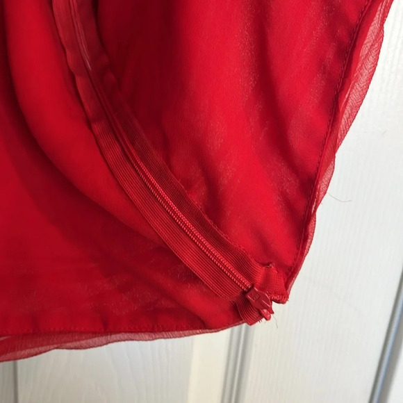 Vintage 100% Silk Red Ruffled Tank Top ❤️♥️❤️ - Picture 5 of 10